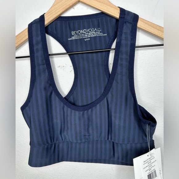 NWT Beyond Yoga Work It Over Striped Navy Longline Bra Small $70 Athleisure - Picture 2 of 4